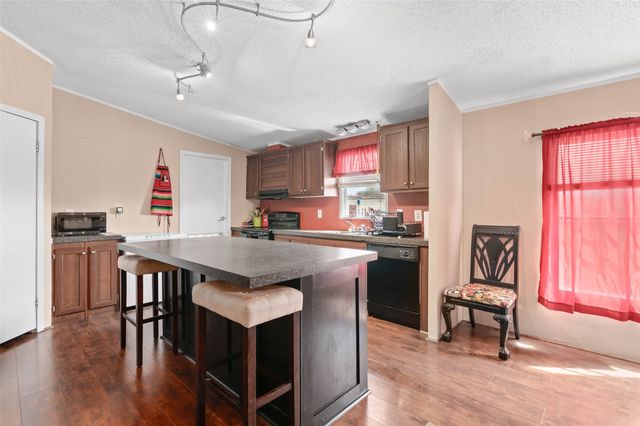 310 Glenwood Street, Gainesville, TX 76240