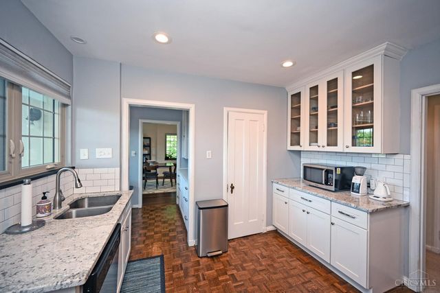1338 Paxton Avenue, Cincinnati, OH 45208
