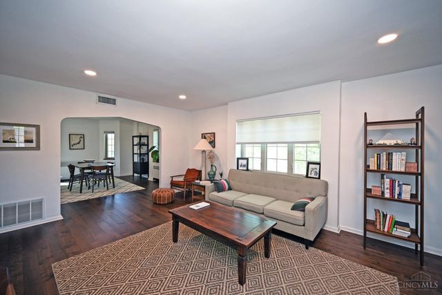 1338 Paxton Avenue, Cincinnati, OH 45208