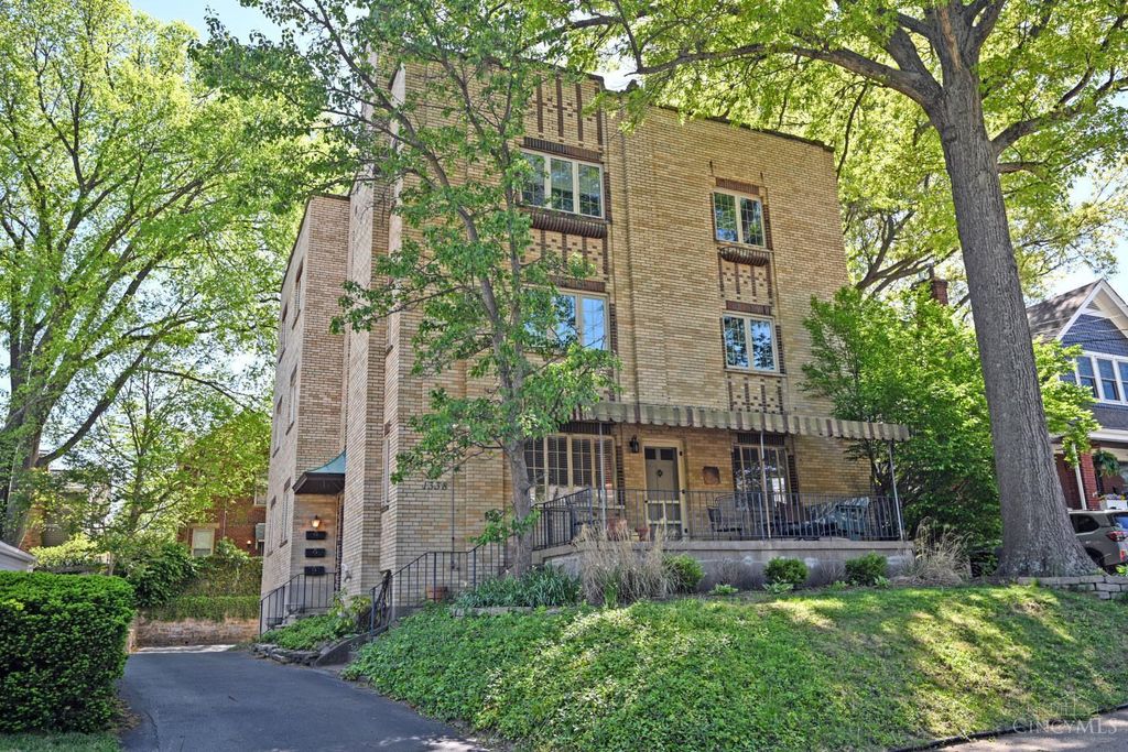 1338 Paxton Avenue, Cincinnati, OH 45208