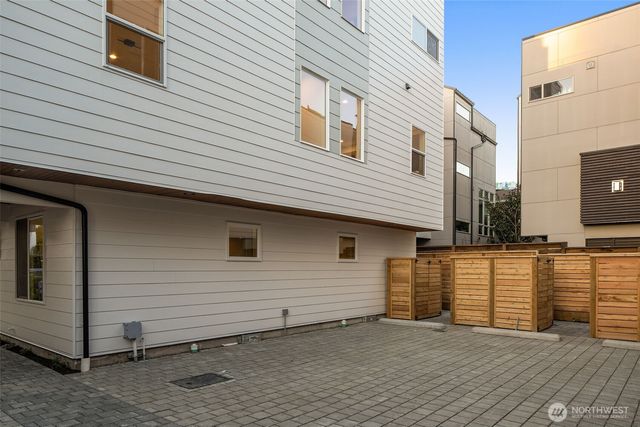 2647 B NW 63rd St, Seattle, WA 98107