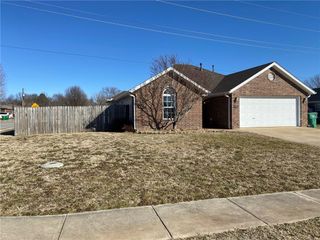 770 Dogwood Street, Centerton, AR 72719
