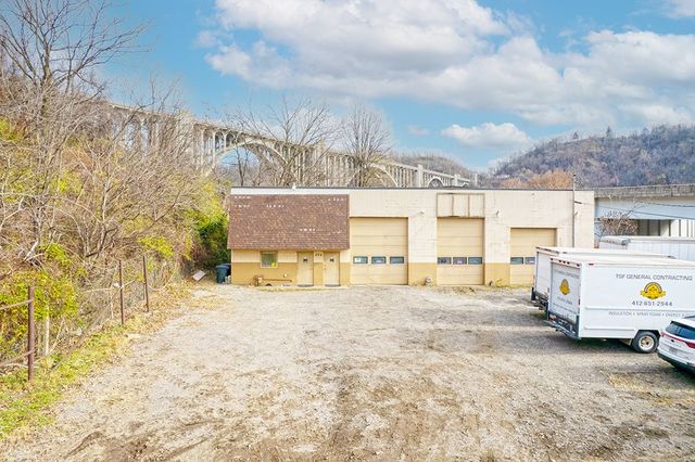 204 Main Street, E Pittsburgh, PA 15112