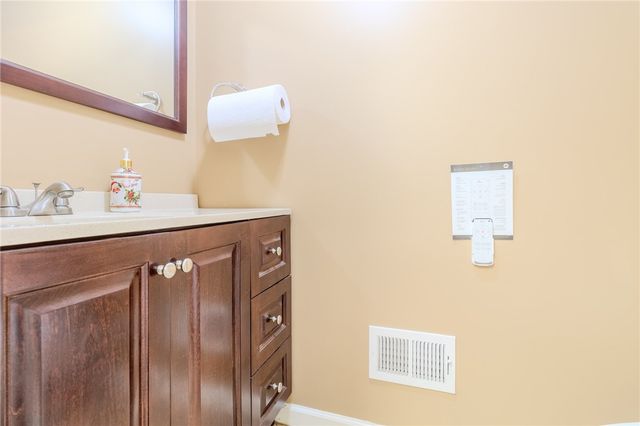 204 Main Street, E Pittsburgh, PA 15112