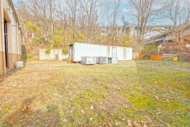 204 Main Street, E Pittsburgh, PA 15112