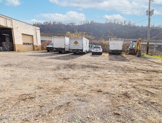 204 Main Street, E Pittsburgh, PA 15112