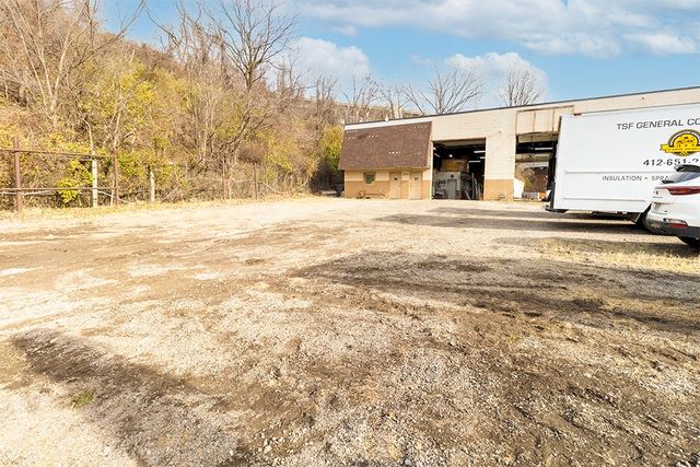 204 Main Street, E Pittsburgh, PA 15112