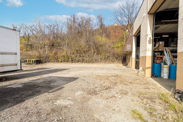 204 Main Street, E Pittsburgh, PA 15112