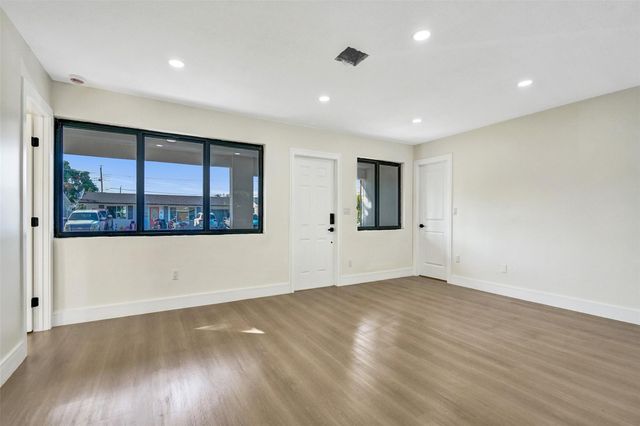 2331 Nassau Dr, Miramar, FL 33023