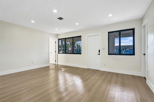 2331 Nassau Dr, Miramar, FL 33023