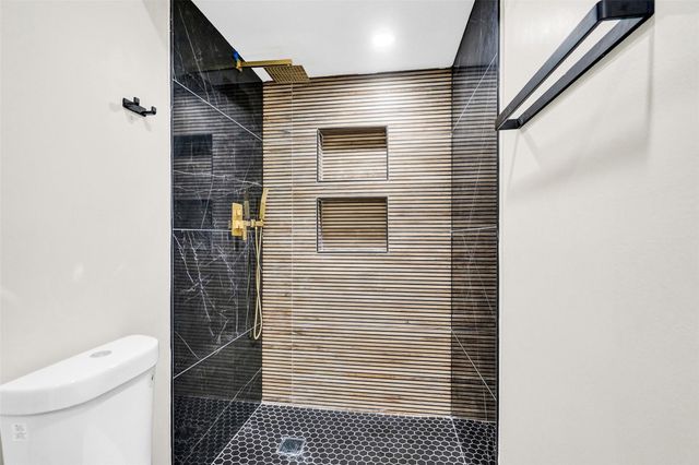 2331 Nassau Dr, Miramar, FL 33023