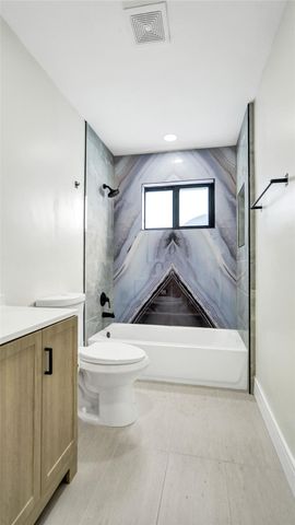 2331 Nassau Dr, Miramar, FL 33023