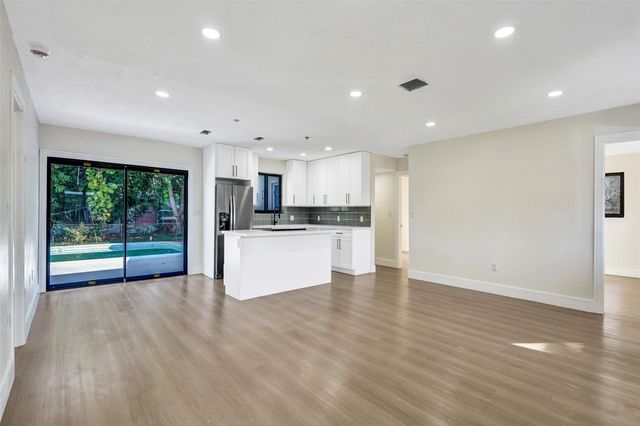 2331 Nassau Dr, Miramar, FL 33023