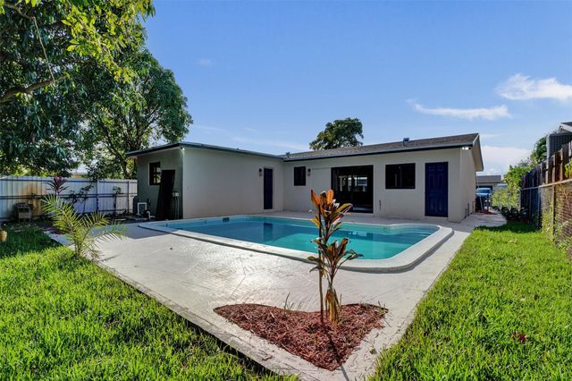 2331 Nassau Dr, Miramar, FL 33023