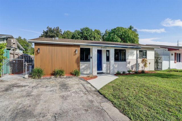 2331 Nassau Dr, Miramar, FL 33023