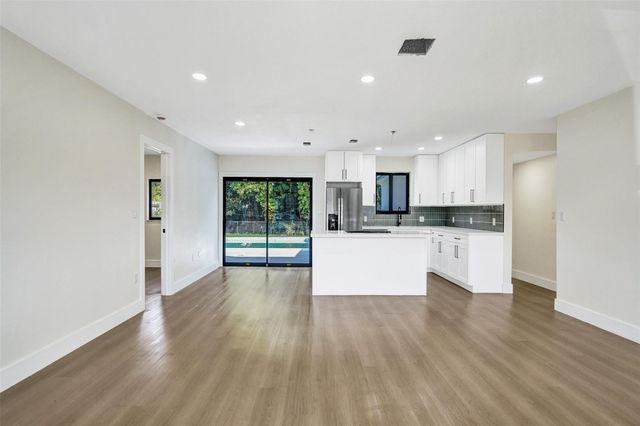 2331 Nassau Dr, Miramar, FL 33023