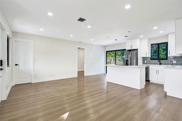 2331 Nassau Dr, Miramar, FL 33023