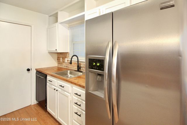 340 N Grove Circle, Brandon, MS 39047