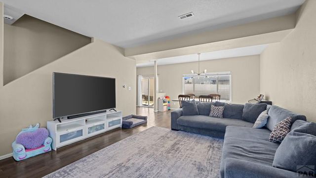2228 Inspiration Ln, Pueblo, CO 81008