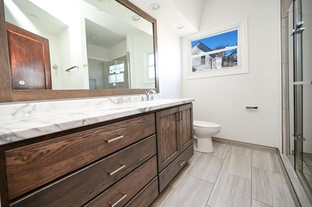 800 E Main Street, Manchester, IA 52057