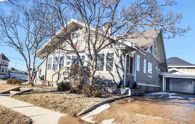 800 E Main Street, Manchester, IA 52057