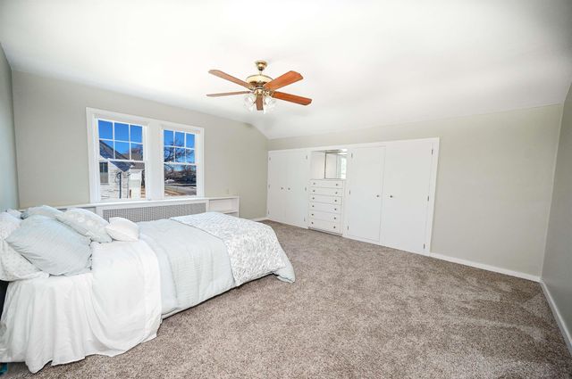 800 E Main Street, Manchester, IA 52057