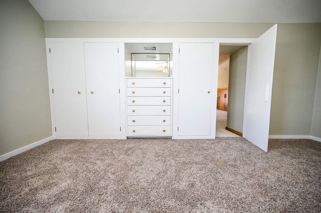 800 E Main Street, Manchester, IA 52057