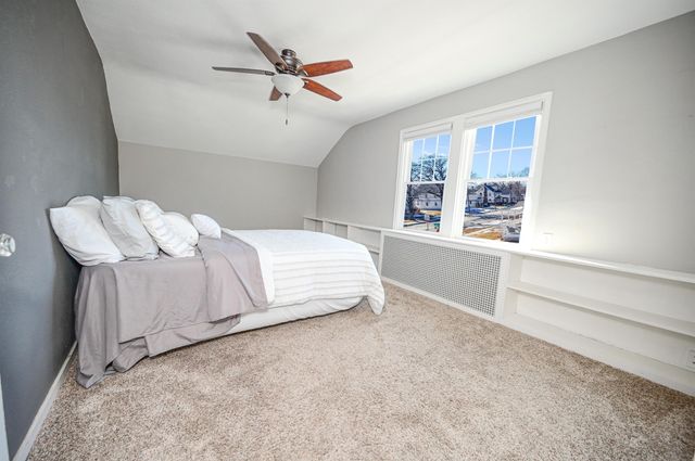 800 E Main Street, Manchester, IA 52057