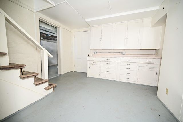 800 E Main Street, Manchester, IA 52057