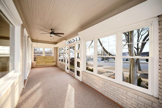 800 E Main Street, Manchester, IA 52057