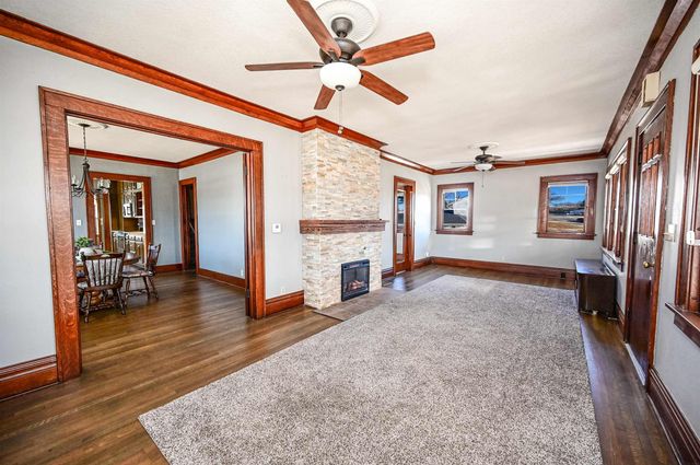 800 E Main Street, Manchester, IA 52057