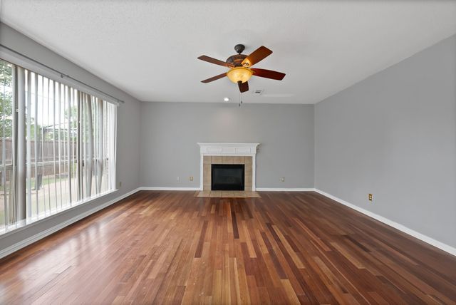 745 Woodridge Drive, Desoto, TX 75115