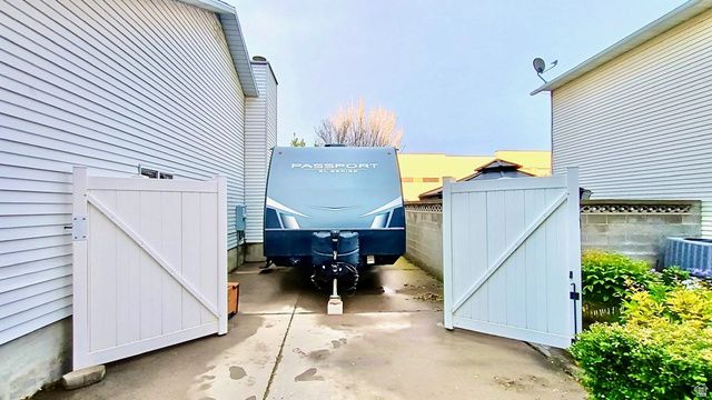 9873 ORCHARD VIEW DR, South Jordan, UT 84095