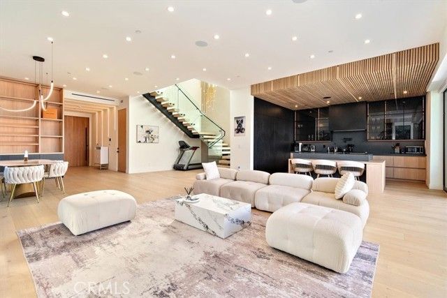 5347 Natick Avenue, Sherman Oaks, CA 91411