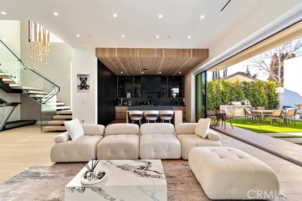 5347 Natick Avenue, Sherman Oaks, CA 91411