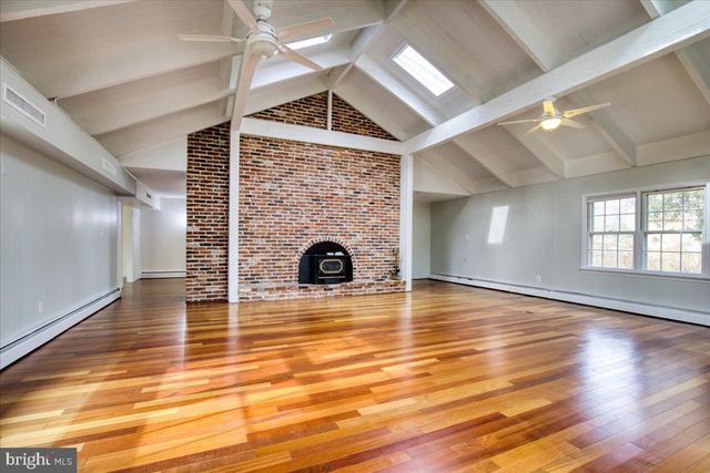 1674 HIGH POINT LN, Phoenixville, PA 19460