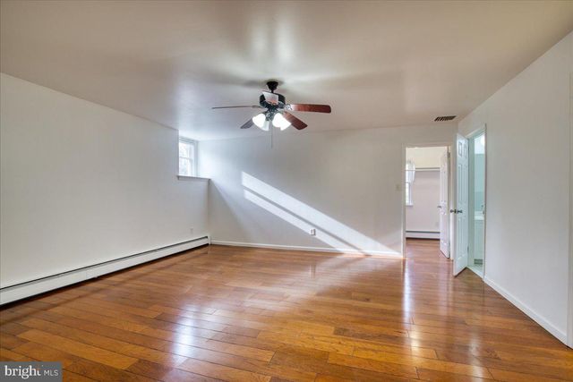 1674 HIGH POINT LN, Phoenixville, PA 19460