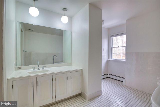 1674 HIGH POINT LN, Phoenixville, PA 19460