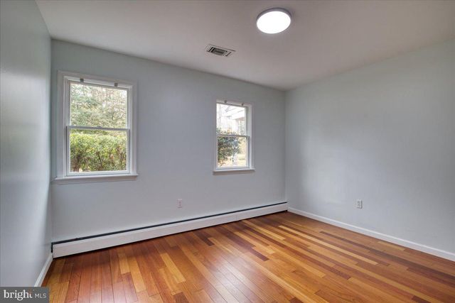 1674 HIGH POINT LN, Phoenixville, PA 19460