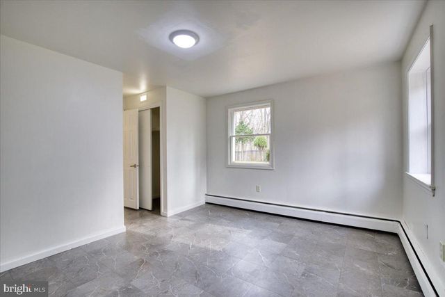 1674 HIGH POINT LN, Phoenixville, PA 19460