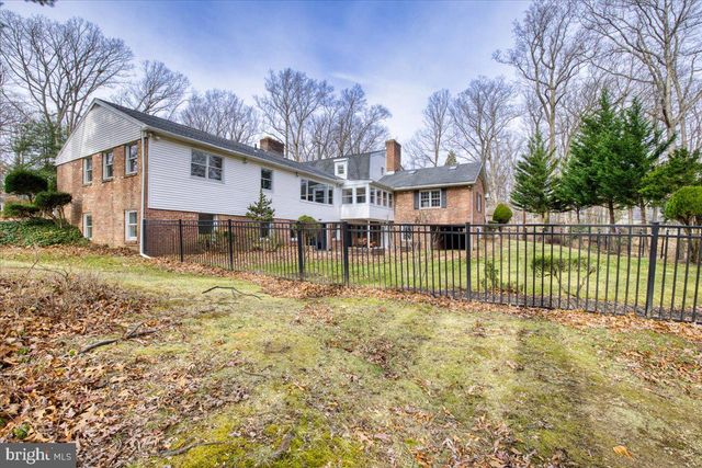 1674 HIGH POINT LN, Phoenixville, PA 19460