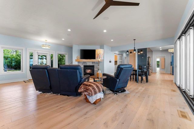 321 BREEZY ACRES ROAD, Luxemburg, WI 54217