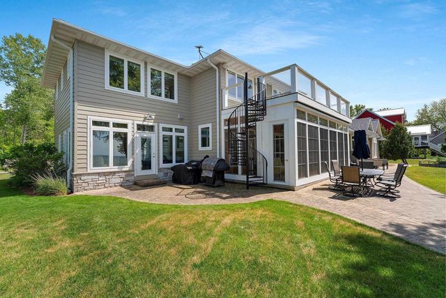 321 BREEZY ACRES ROAD, Luxemburg, WI 54217