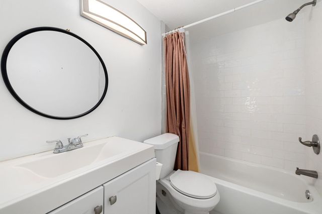 8805 Harbour Drive, Dickinson, TX 77539