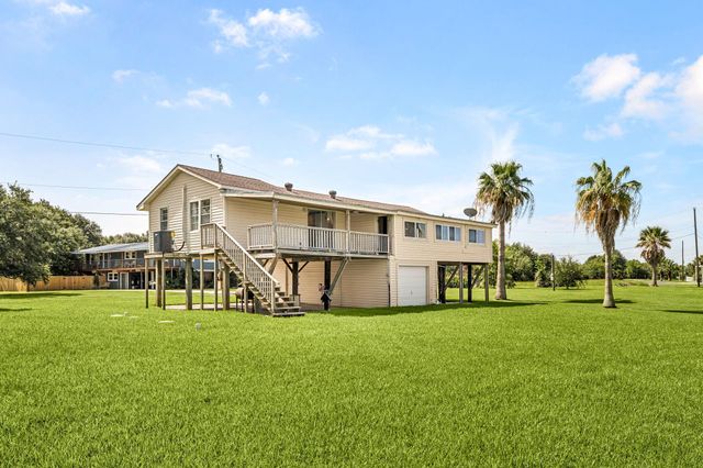 8805 Harbour Drive, Dickinson, TX 77539