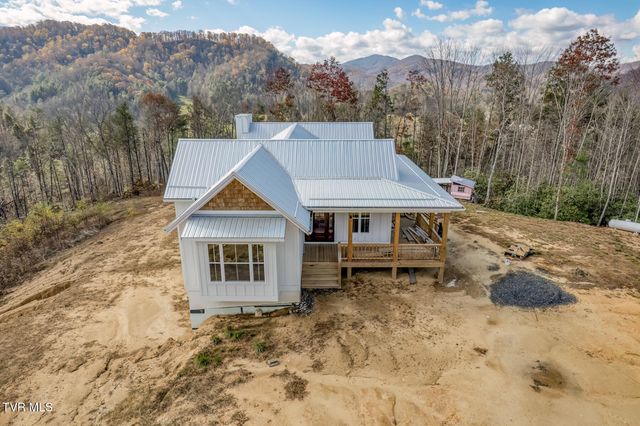 169 Teaberry Road, Roan Mountain, TN 37687