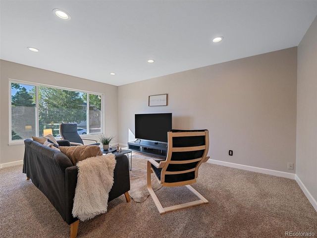 2077 S Xenon St, Lakewood, CO 80228