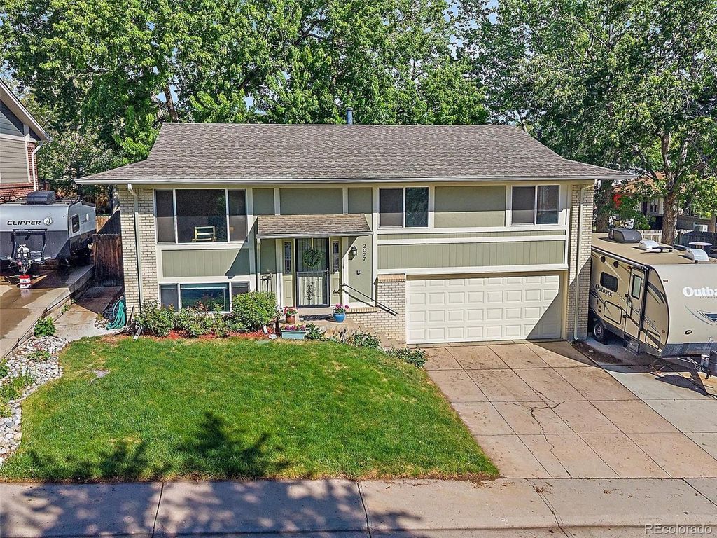 2077 S Xenon St, Lakewood, CO 80228
