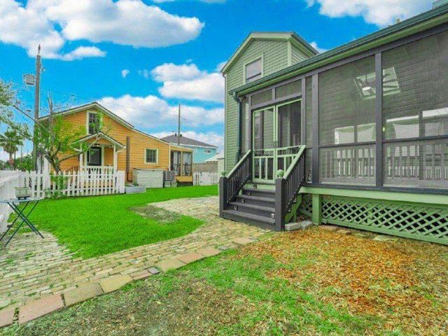 1301 Church Street, Galveston, TX 77550