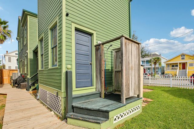 1301 Church Street, Galveston, TX 77550